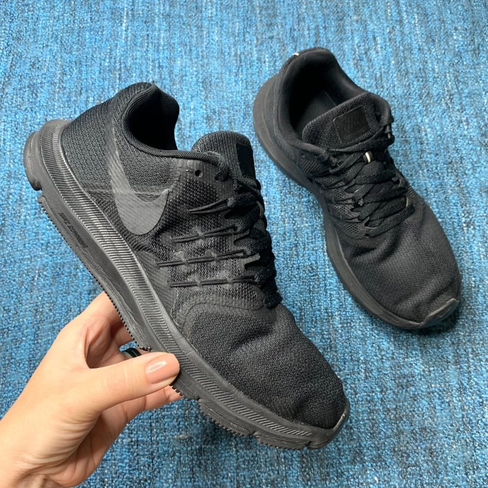 Nike Run Swift Black Lace Up Low Top Running Shoes Women's Size 7.5 Sneakers